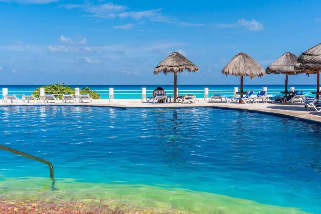 Villas Marlin By Andiani Travel Cancun Exterior photo
